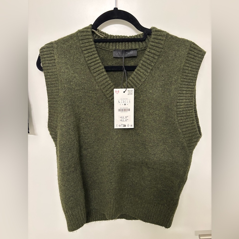 Zara Olive Green V-Neck Sleeveless Sweater Vest